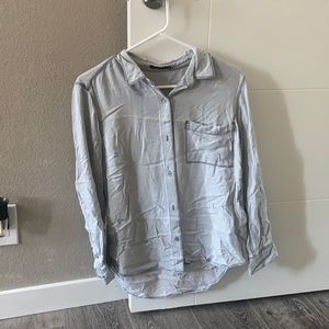 Aritizia grayish/blue button down
